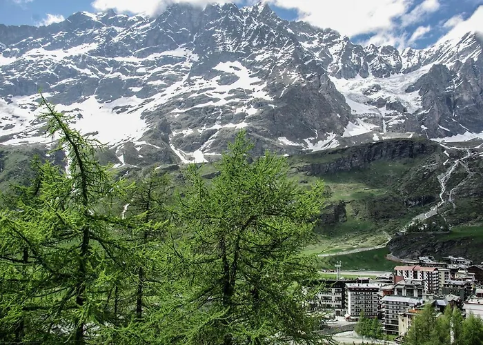 In Aosta Valley Near Lift * Брей-Червінія
